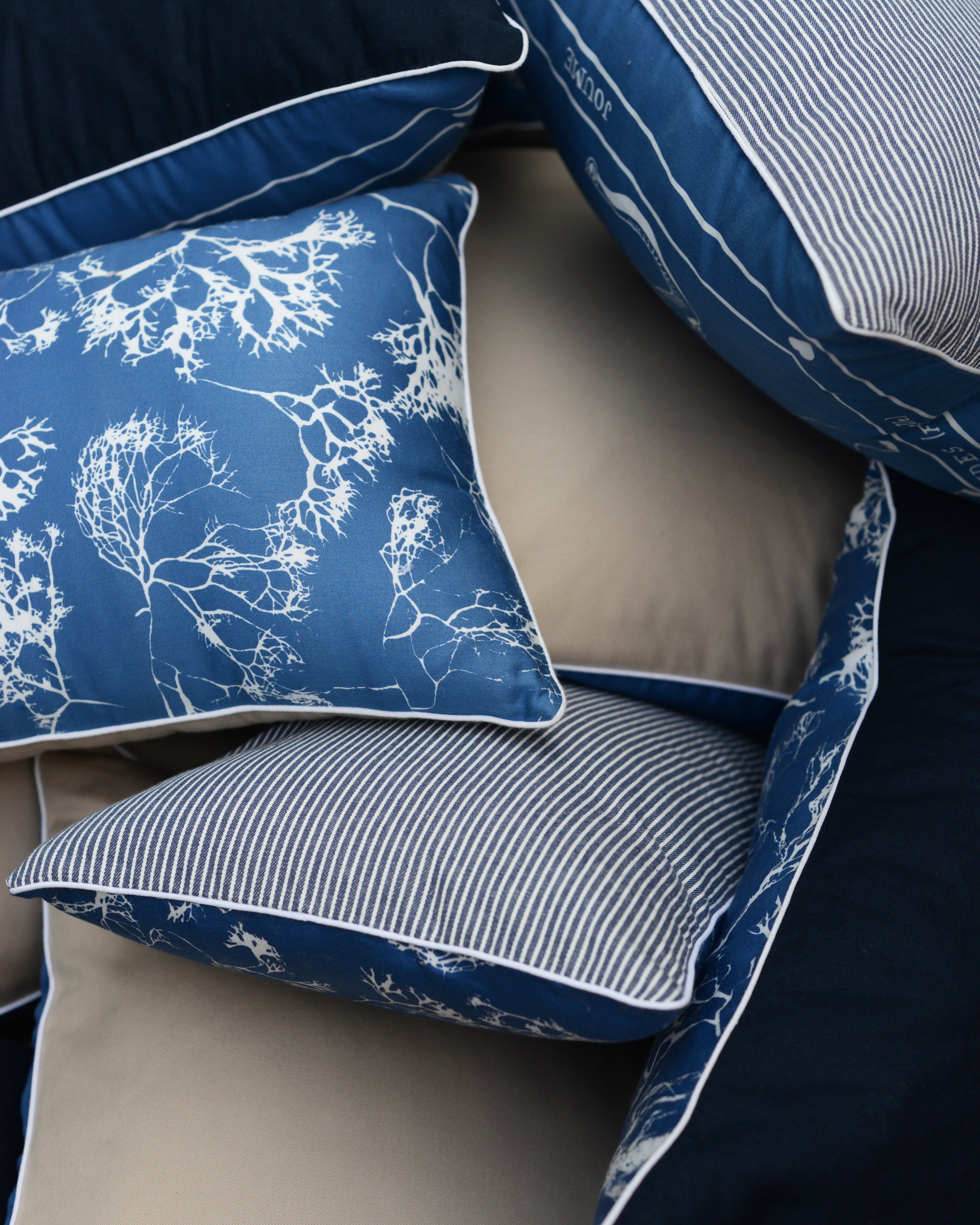 Housse de coussin "PAON BLEU"